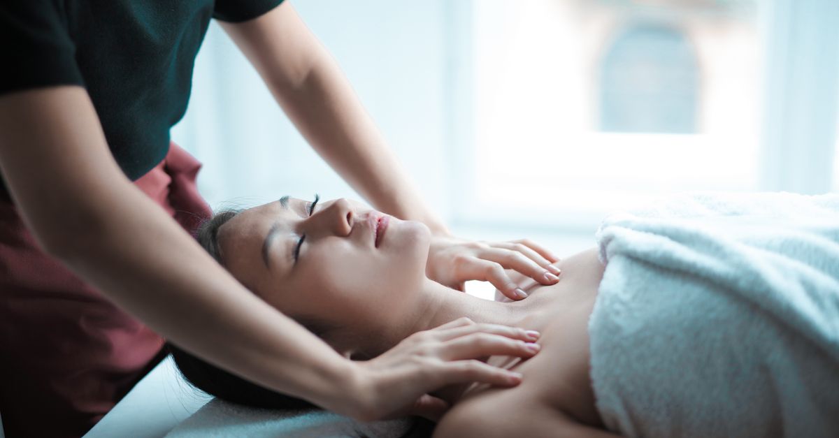 Benefits of Hydrating Facials for Sun-Damaged Skin on the Gold Coast