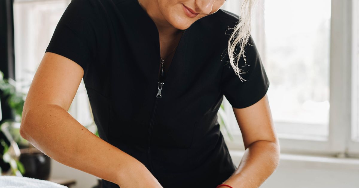 What to Expect During Your First Hot Stone Massage Session